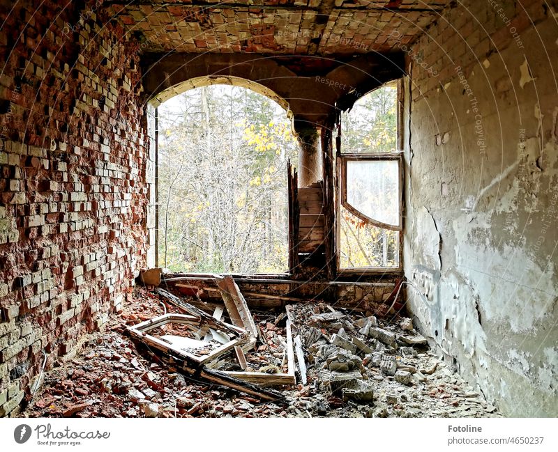 Somewhat in need of renovation. There is probably nothing left to save in this lost place. lost places Broken Old Transience Change Derelict Ravages of time