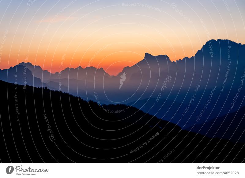 Sunrise in the Dolomites with view of the mountains III Experiencing nature Tourism Panorama (View) Deep depth of field Long shot Sunbeam