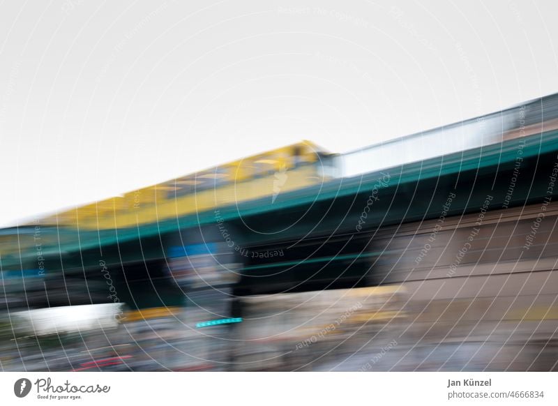 Subway train on the elevated track at Eberswalder Straße Transport Rush hour turnaround mobility turnaround Mobility Berlin Environmental protection CO2-neutral