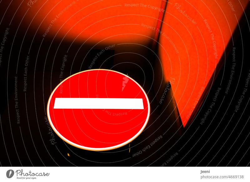 Red lighted prohibition of entry Prohibition of entry Road sign Signs and labeling Traffic infrastructure Closed Bans Transport Illuminate Light Round Rule