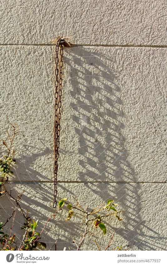 Marseille / chain with shadow Old Old town Architecture holidays France Historic downtown Kiez la panier Medieval times Mediterranean sea Center point