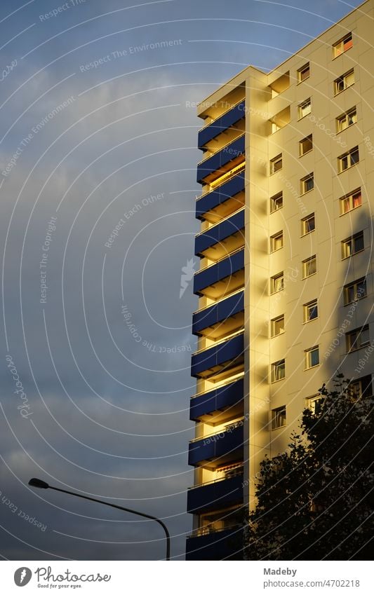 Renovated high-rise building with balconies in the light of the evening sun on the Bornheimer Hang in the Bornheim district on Seckbacher Landstrasse in Frankfurt am Main in Hesse