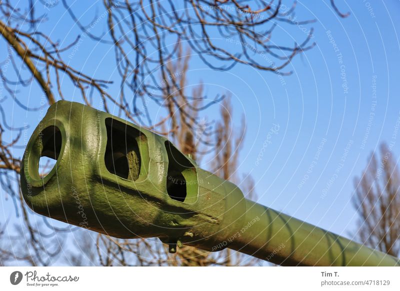 the muzzle of an artillery gun Artillery gun gearing War Army Machinery Exterior shot Colour photo military Weapon Close-up Metal Technology