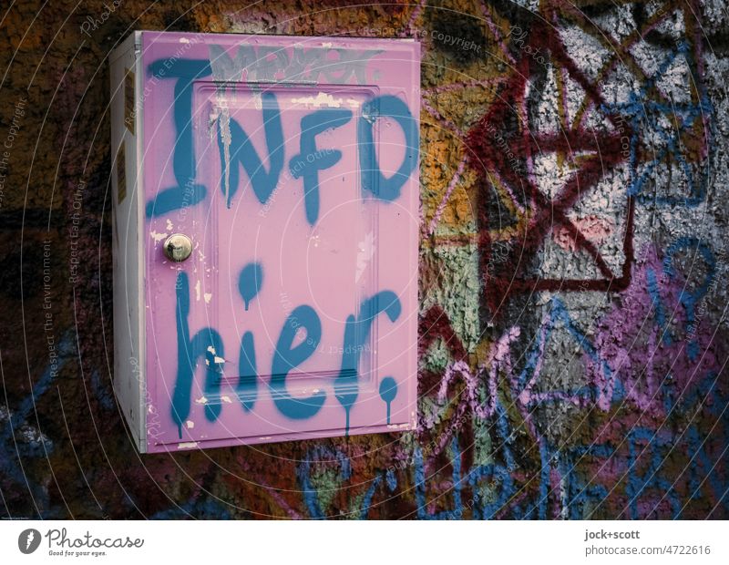 Info here in the pink box Information Mailbox German Word Street art Sprayed Creativity Graffiti Wall (building) Characters Subculture Daub Handwriting