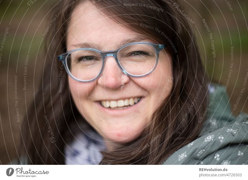 Portrait of a happy woman Young woman portrait Face Hair and hairstyles Upper body Adults Smiling 30 - 45 years Happy Optimism Happiness Woman Contentment