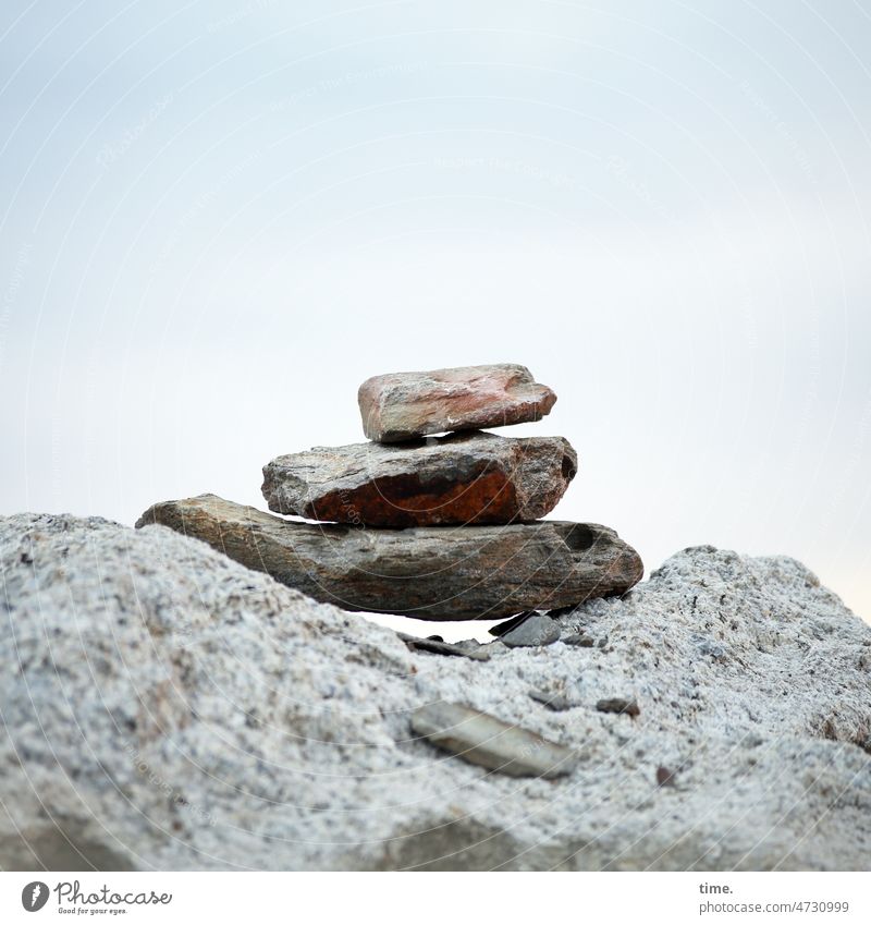 Workshop | cairn stones Rock stacked Work of art Sign waypoint mark Orientation Sky three embassy Information Cairn