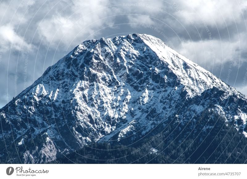 Cone Skittle mountain Mountain Cone Conical bowling Point Top of the mountain Clouds Blue White Snow Snowcapped peak Peak Steep flattened symmetric Alps