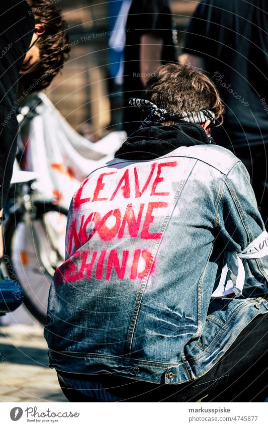 Leave no one behind - Global climate change strike Bavaria Erlangen Germany Global Climate Mobilisation Global Climate Strike Schlossplatz activist appeal