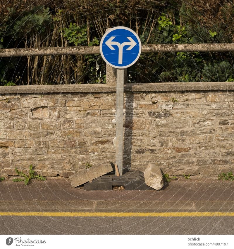 Decision, traffic sign fork Road sign Fork 2 ways Lanes & trails Street Traffic infrastructure Road traffic Deserted Signs and labeling Signage Exterior shot