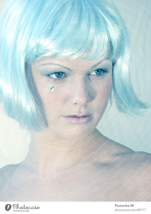 Ice Queen Light blue Wig Glittering Jewellery Cold Express train Pallid