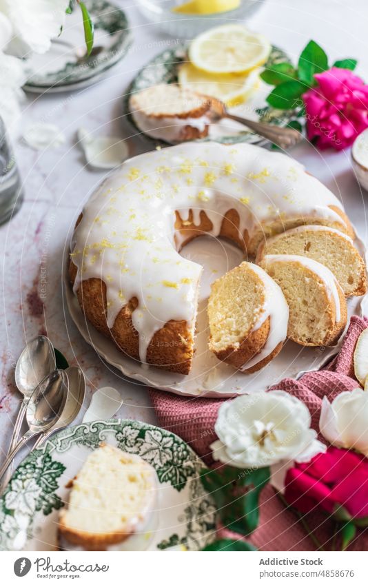 Super fluffy lemon cake food homemade baked bakery pastry sweet sugar dessert pie yellow closeup fresh sponge cake soft delicious tasty muffin biscuit breakfast