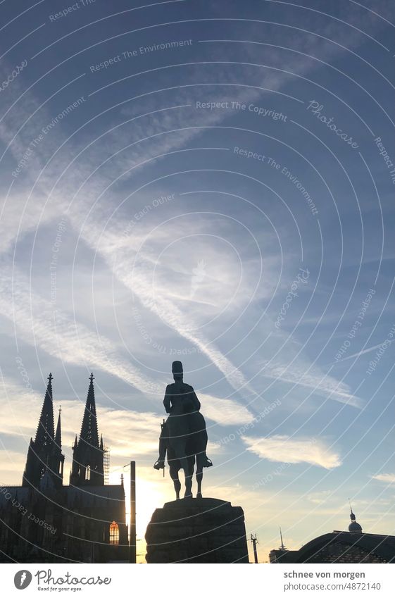 old town Cologne Cologne-Deutz Sky Rhine Blue Deserted Architecture Exterior shot Colour photo Skyline Twilight Tourist Attraction Manmade structures Landmark