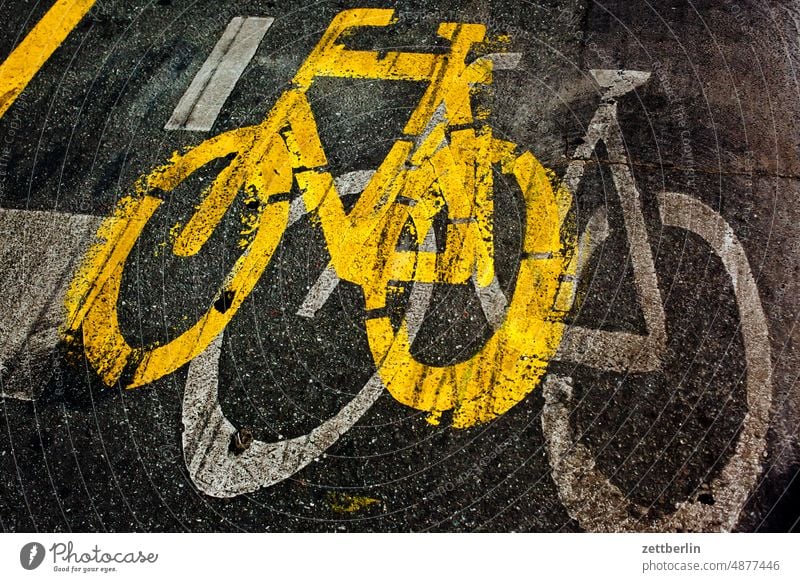 bicycle path Asphalt Lane markings Driving Bicycle Cycle path holidays locomotion Main street Orientation Wheel trace Lane change Street Road traffic Transport