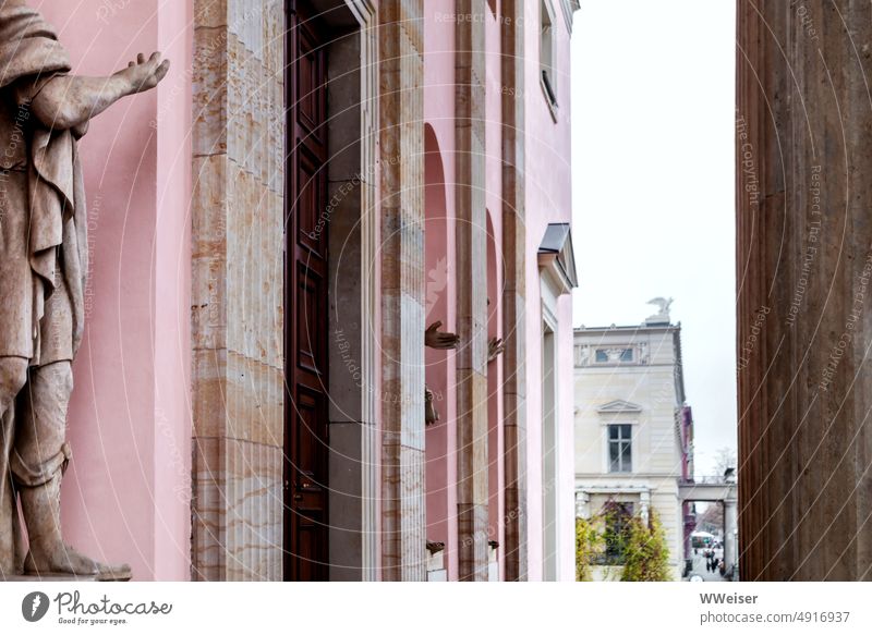 Hands of statues protrude from the niches of an old opera house Theatre Culture Classical Music Opera House (Residential Structure) Building arm Statue Monument