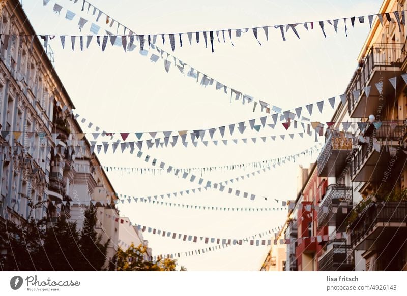 YOU ARE SO WONDERFUL BERLIN.... flag garlands variegated Berlin Feasts & Celebrations pennant chain Decoration Party Town