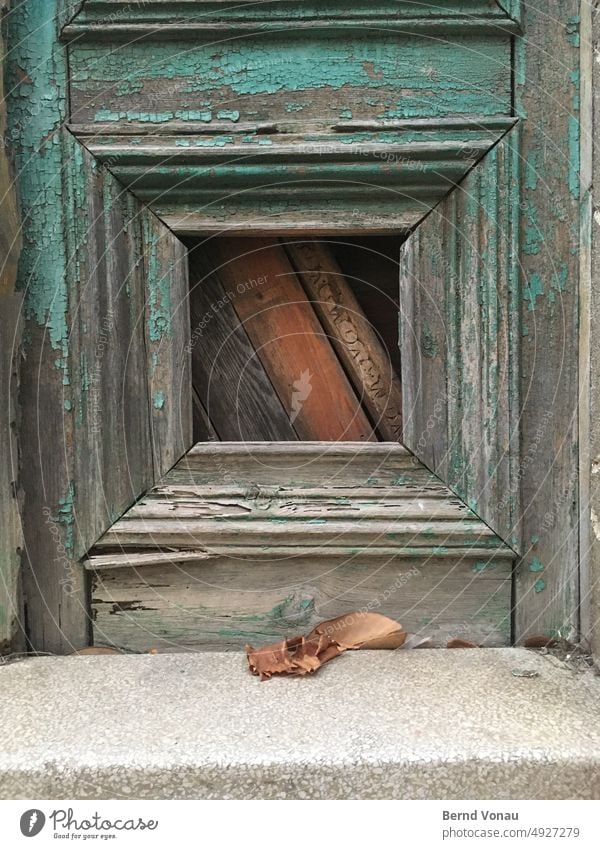 old door Filling Hollow broken Old Opening Weathered Entrance Construction site Derelict Uninhabited Wooden door Flake off Colour forsake sb./sth. Autumn age