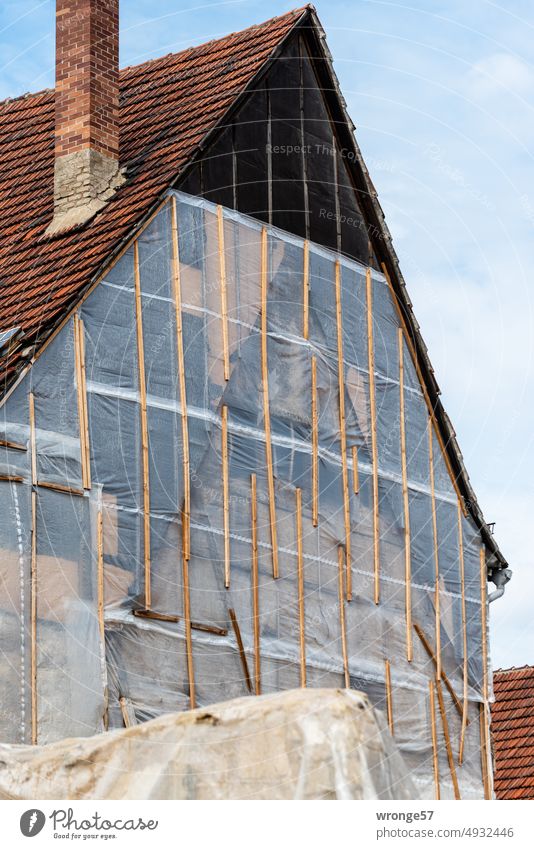 The open house House (Residential Structure) pediment Gable end Old Old building Open reconstruction Redecorate Manmade structures Building protection