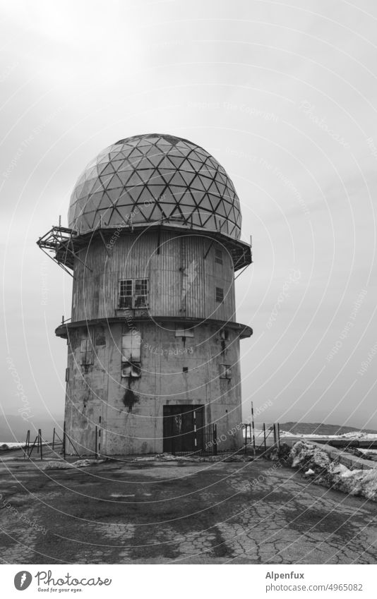 strange mushroom Radar station Derelict Sphere Exterior shot Loneliness Round Architecture Deserted Old Surveillance espionage Testing & Control Spy Curiosity