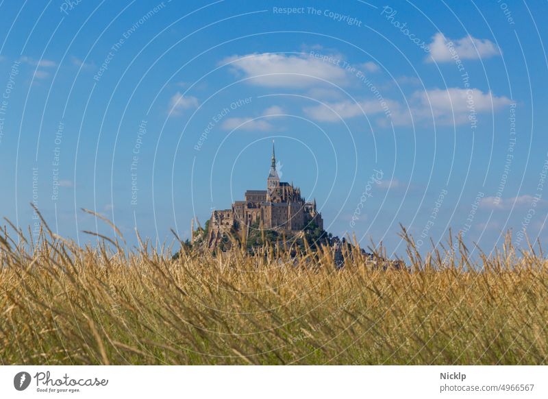 Le Mont Saint-Michael, Normandy, France UNESCO World Heritage Site Le Mont-Saint-Michel mont-saint-michel Tourist Attraction Landmark Normandie Tourism Monument