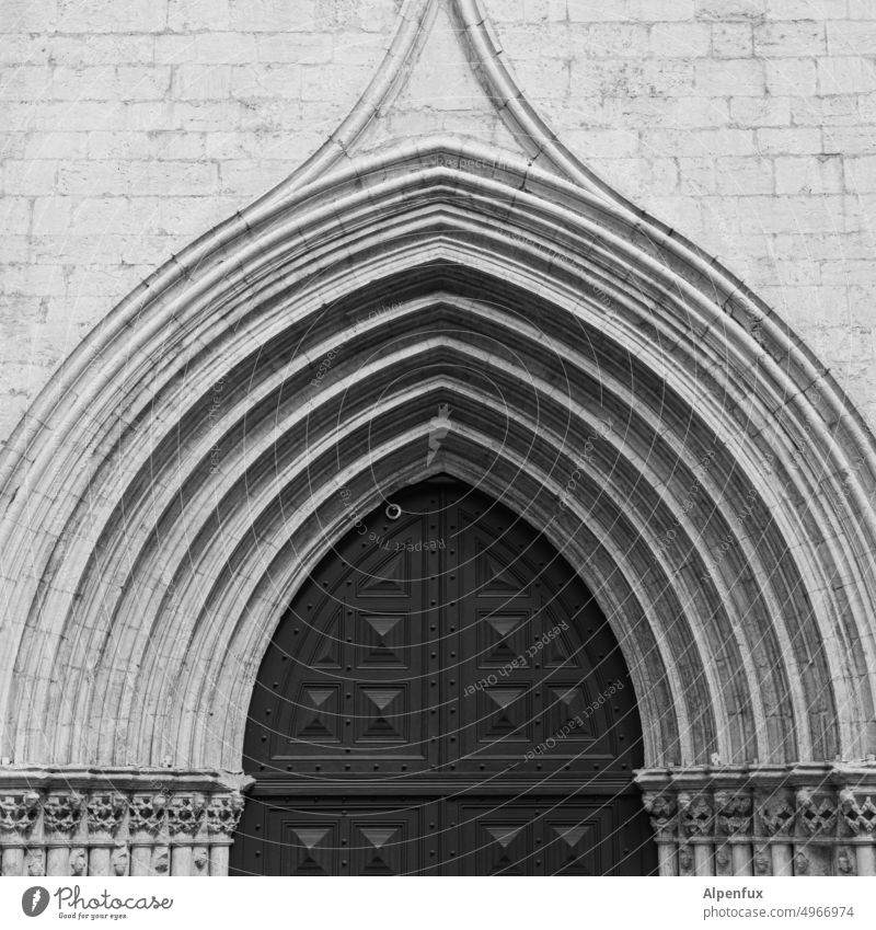 Arc Ii Entrance gate Church door Historic Arch Architecture Goal Deserted Exterior shot Black & white photo Building House (Residential Structure) Dome