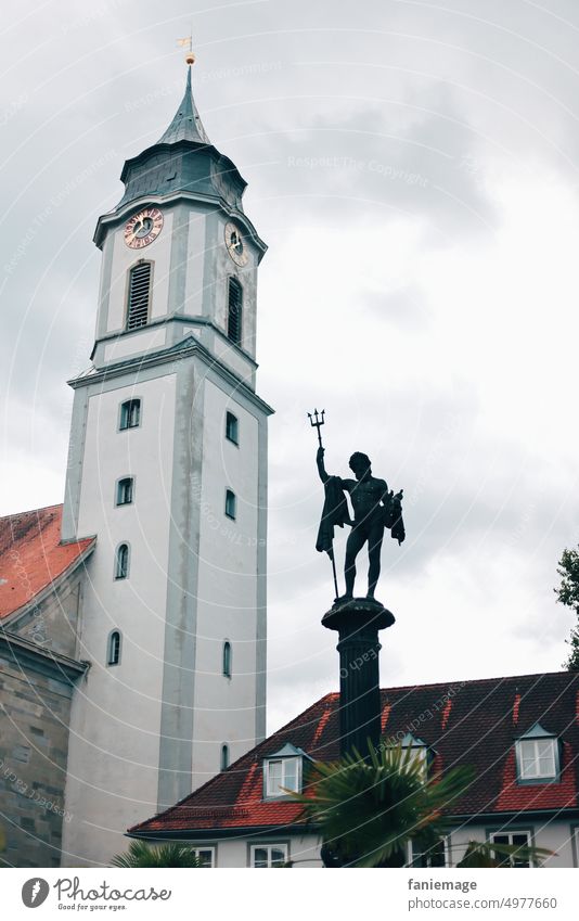 Neptunbrunnen Lindau Wächter Brunnen Kirchturm Innenstadt Marktplatz Stadtzentrum Bodensee historisch Altstadt