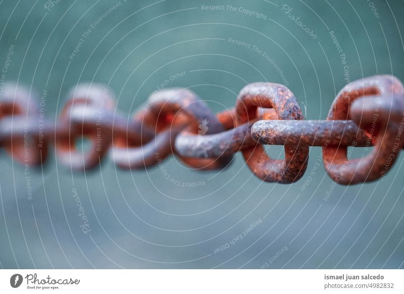 abandoned rusty metallic chain brown steel link industrial strong industry linked connection abstract minimal iron old object street outdoors pattern wallpaper