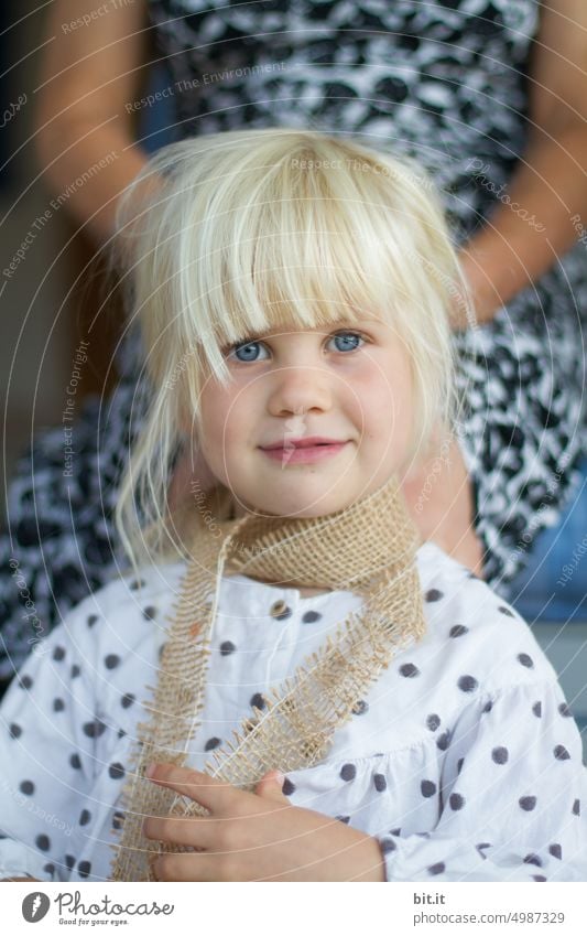 Jute instead of plastic... Child Girl Human being portrait Face Joy Happiness Happy Joie de vivre (Vitality) Infancy Smiling Contentment 1 Looking Funny