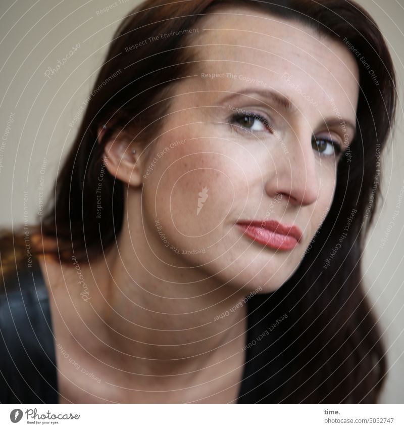 Woman, skeptical portrait Feminine Long-haired Dark-haired Looking Looking into the camera Face close Androgynous