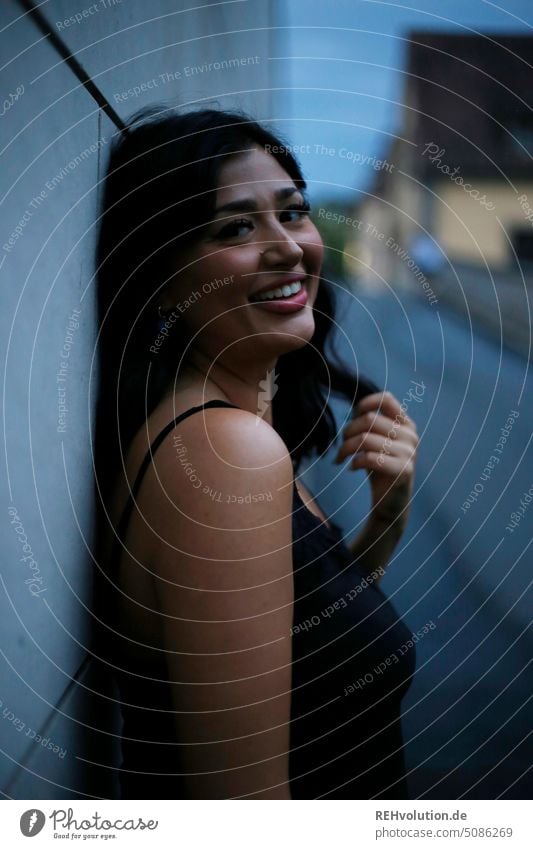 Woman in the evening light Town Evening Adults Twilight Exterior shot Human being Young woman portrait pretty Fulda Shallow depth of field Authentic