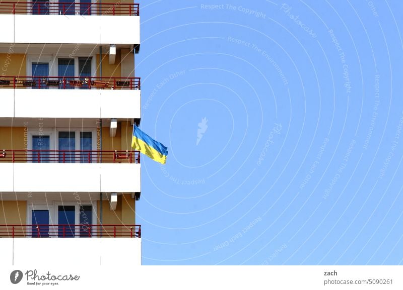 Show solidarity Flag Ukraine Ukraine war flag Ukrainian flag House (Residential Structure) Facade Prefab construction Blue Yellow High-rise Sky Peace Solidarity