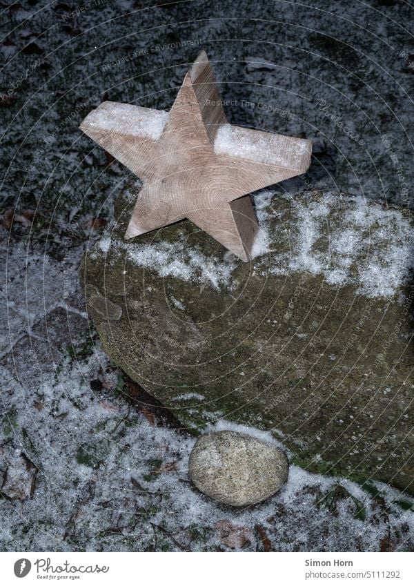 Wooden star with powdered sugar snow Stars wooden star Snow Confectioner`s sugar snowy Cold Winter mood Christmas & Advent Christmas decoration naturally