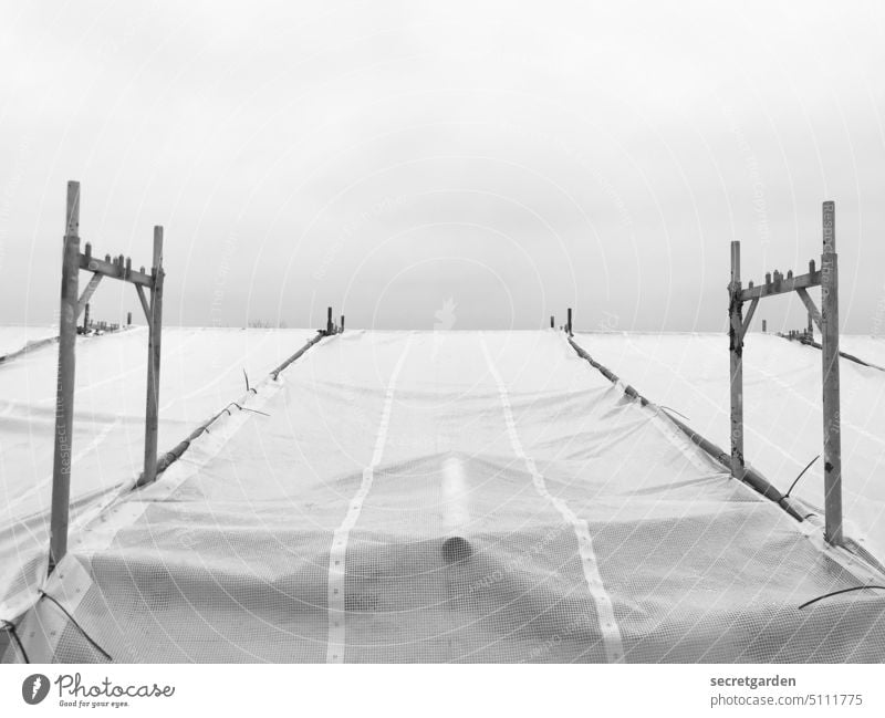 Totally planned (Attention Porn!) Construction site tarpaulin Covers (Construction) Protection Black & white photo Sky Minimalistic Scaffolding