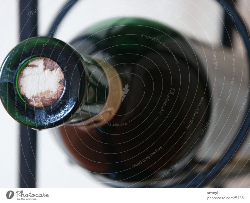 Where's my corkscrew? Cork Red Red wine Alcoholic drinks Bottle Wine Bottle of wine Neck of a bottle Section of image Partially visible Macro (Extreme close-up)