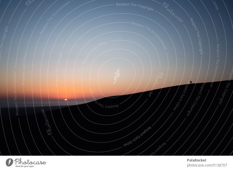 #A0# 2 people in the morning Itinerary Peak travel entertainment maintain conversation farsightedness wide Pink golden Traveling voyage Mountain range voyager