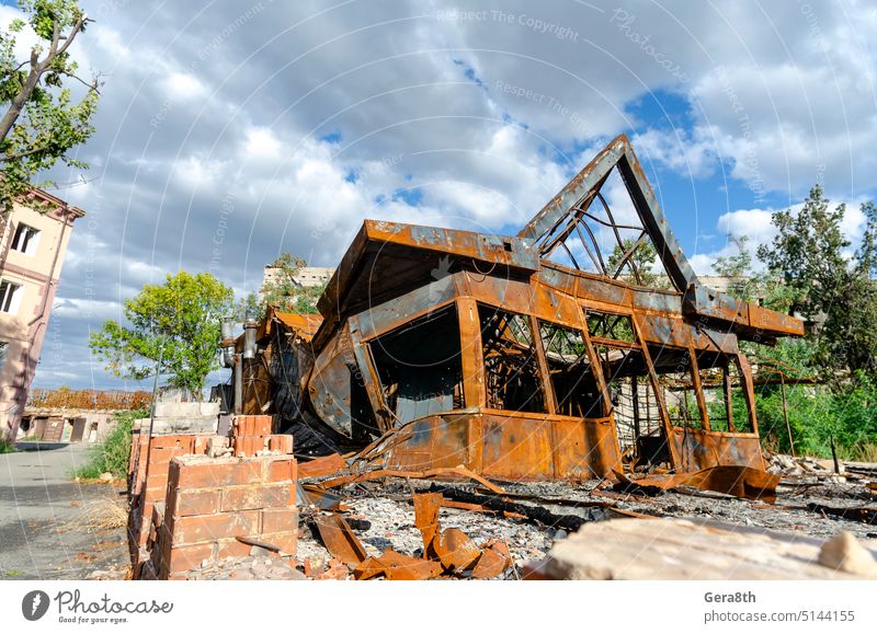 destroyed and burned houses in the city during the war in Ukraine Donetsk Kherson Kyiv Lugansk Mariupol Russia Zaporozhye abandon abandoned attack blown up