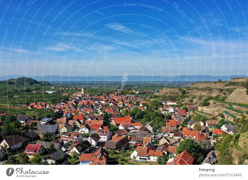 Aerial view of Vogtsburg am Kaiserstuhl with view of the town. Vogtsburg am Kaiserstuhl, Breisgau, Black Forest, Freiburg, Baden-Württemberg, Germany. breisgau