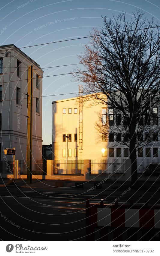 Feierabend in Düsseldorf-Derendorf Duesseldorf Construction site Sky Build Industry Work and employment Workplace Tall Technology Exterior shot Economy