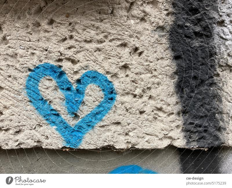 A blue heart Copy Space middle Copy Space bottom Copy Space top Copy Space right Copy Space left Exterior shot Subdued colour Colour photo Kitsch Longing