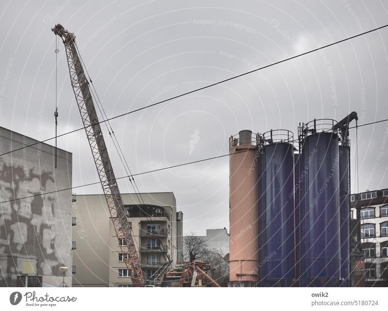 cityscape Construction crane Facade Wall (building) Wall (barrier) House (Residential Structure) Concrete Town Colour photo Exterior shot Berlin Downtown