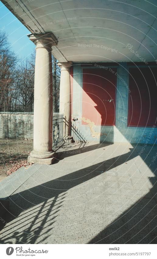 Lobby Pavilion columns portico Architecture Manmade structures Tourist Attraction Baroque Colonnades Exterior shot Sunlight Shadow Contrast Day Deserted