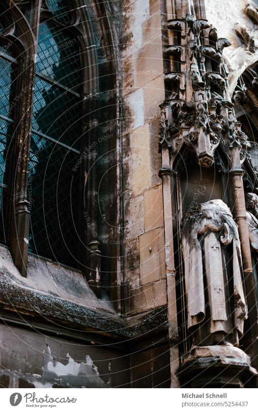 Head off! (Deconsecrated, dilapidated Catholic church in Amiens: St. Germain) Church holier Holy Religion and faith Christianity Belief Derelict Decline