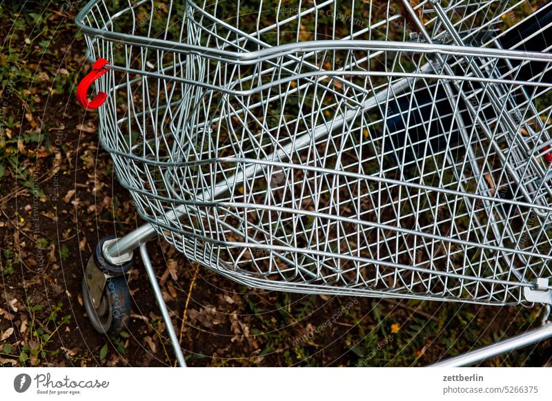 Bent shopping cart again deformed purchasing Shopping Trolley Iron Grating semi-strong Broken Metal metal grid protest Scrap metal SHOPPING Steel Vandalism