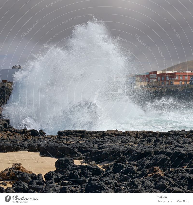 lame Landscape Elements Sand Water Drops of water Sky Clouds Weather Bad weather Wind Gale Rock Mountain Waves Coast Ocean Village Deserted