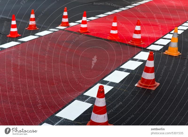 Bicycle lane, traffic turnaround, lane marking 2 Turn off Traffic light Asphalt car Corner Lane markings Driving Cycle path holidays locomotion Direct