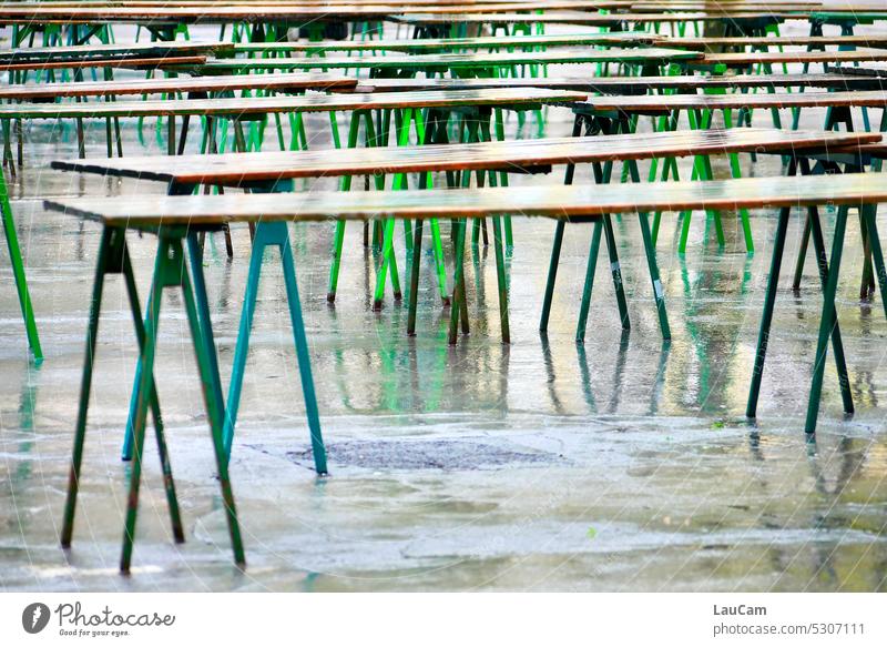 When the market falls into the water ... Rain Wet rain Water tables Counter sales booth Sales booths Bad weather Deserted Weather Shifty weather Marketplace