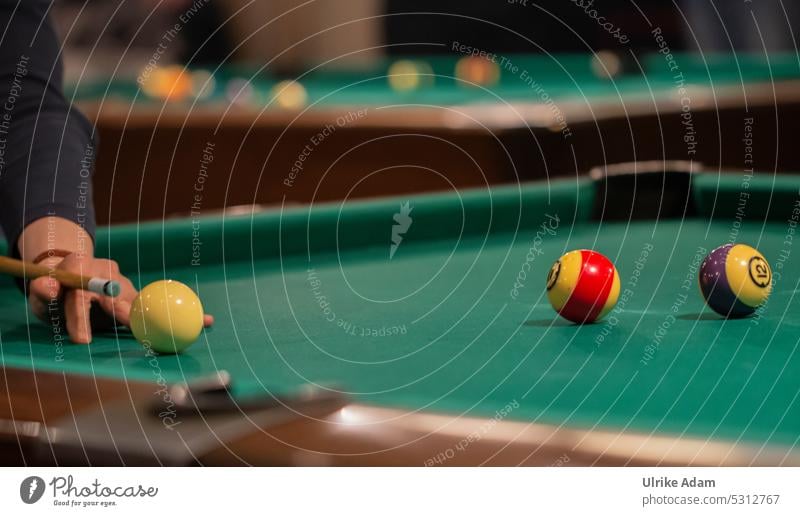 Mainfux | Billiard II Playing challenge balls free time Interior shot game Hand billiard Pool (game) Sphere Table Pool billard Felt Bump Stick Green concentric