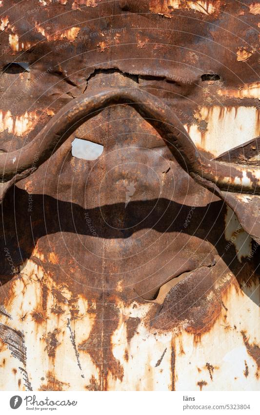 Lost Land Love ll Crumpled Face Container Metal Rust Old Bruised Deserted Structures and shapes Ravages of time Tracks Transience Exterior shot Colour photo