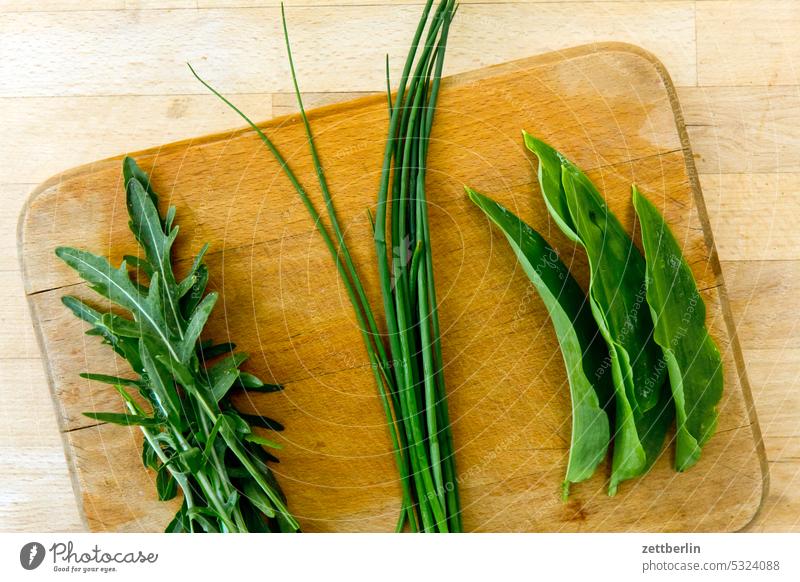 Rocket, chives, wild garlic rucola Chives Club moss Kitchen boil herbs kitchen herbs flavor cut Chopping board Table worktable Green Fresh vitamins Harvest