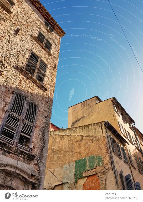 In the alleys of Toulon IX France Southern France Old town Mediterranean Building Facade Deserted Architecture Town Window Historic Vacation & Travel Tourism