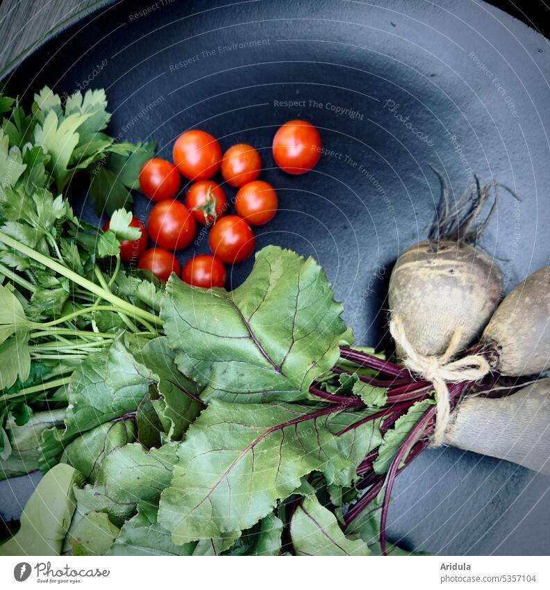 Vegetables | bunch beet, parsley and cocktail tomatoes Red beet Parsley Coktail tomatoes Food Fresh Healthy Vegetarian diet Green Nutrition naturally Vitamin